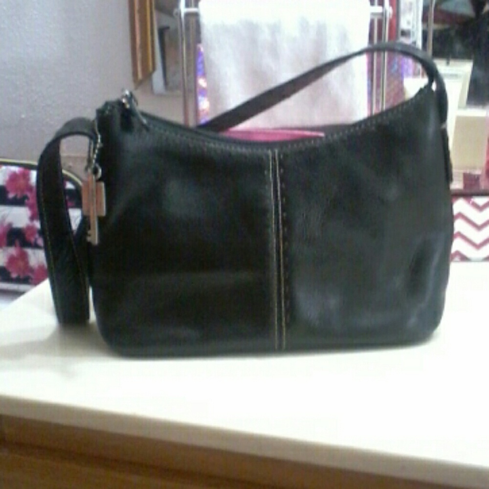 Cute basic fossil purse!